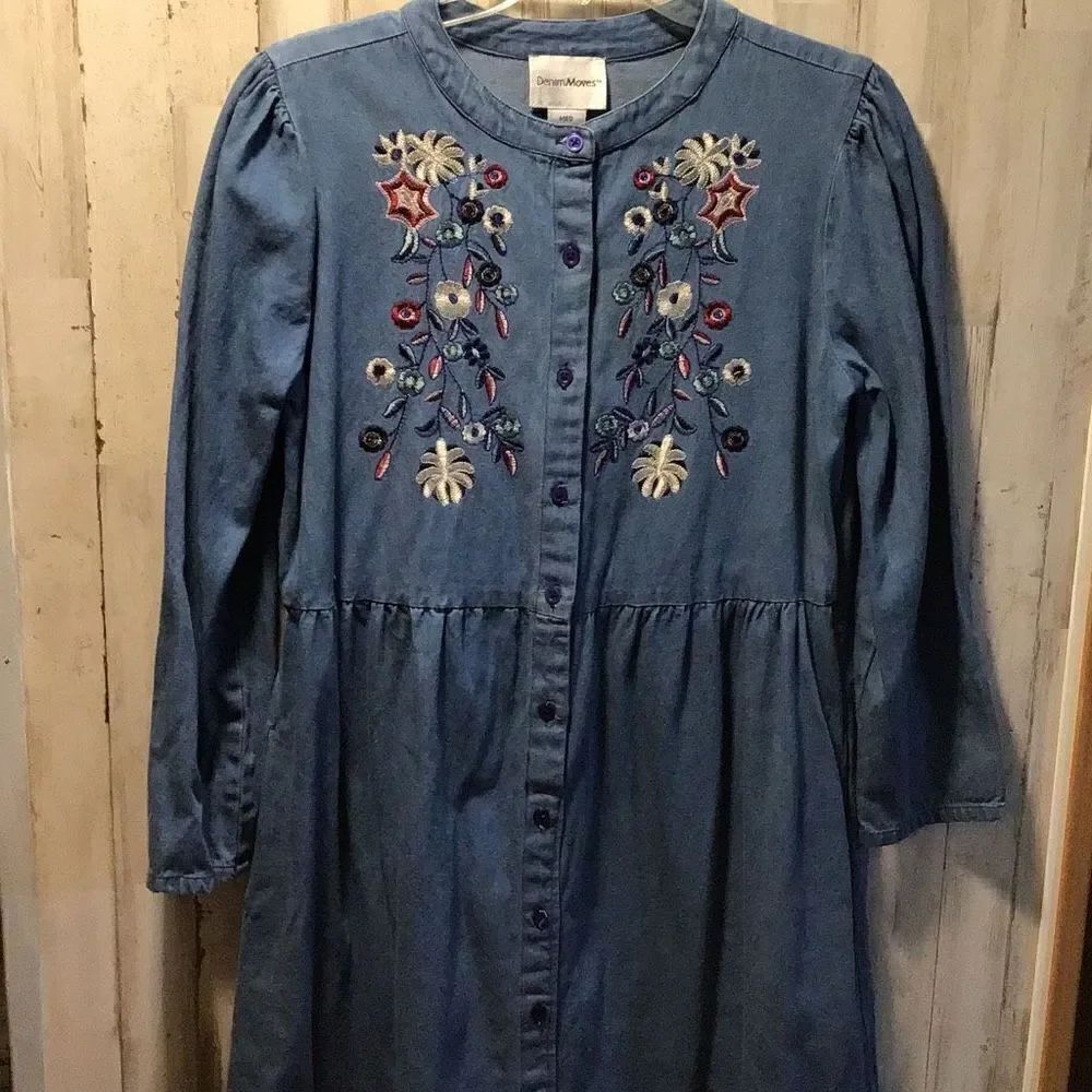 Dress by Denim moves floral embroidering Size medium
